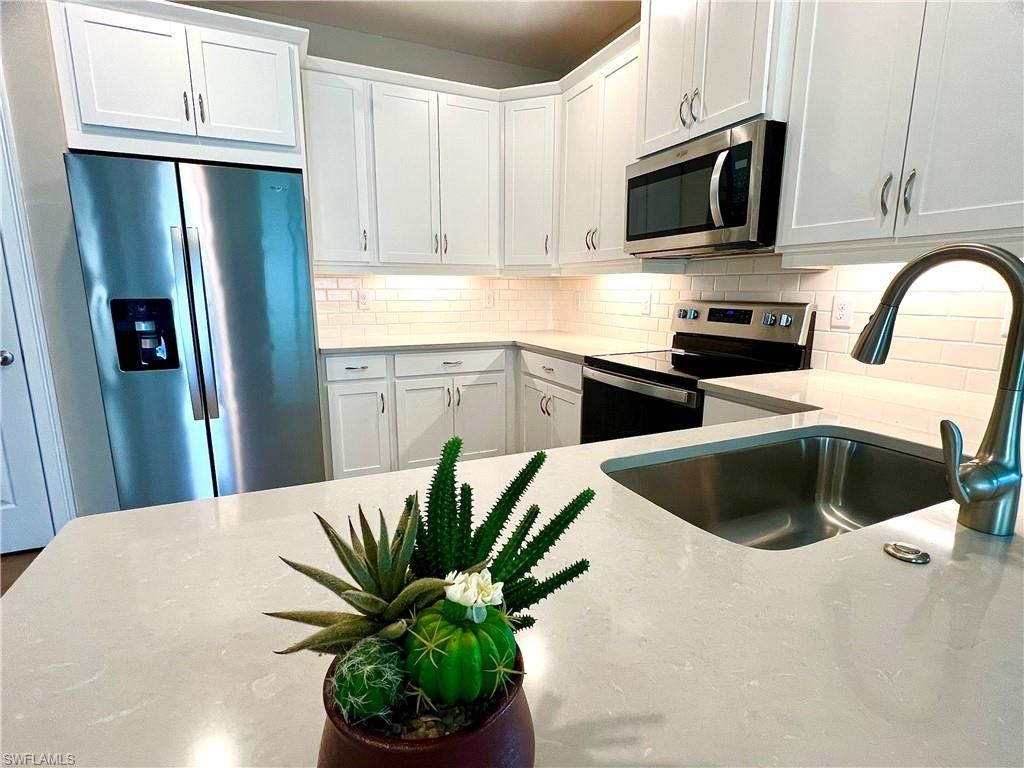 1130 Rolling Brook LN, Naples, FL 34114