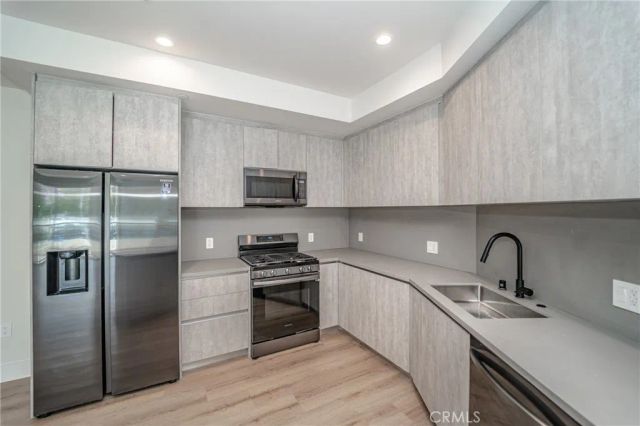 2828 London Street 307, Los Angeles, CA 90026