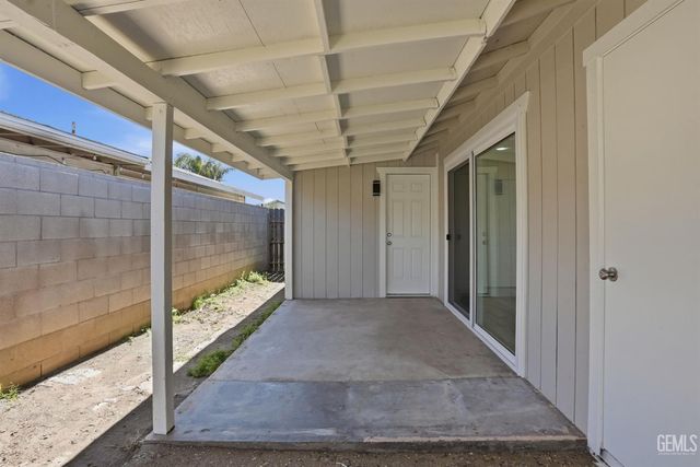 220 Wooner Drive, Arvin, CA 93203