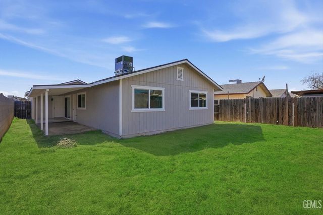 220 Wooner Drive, Arvin, CA 93203