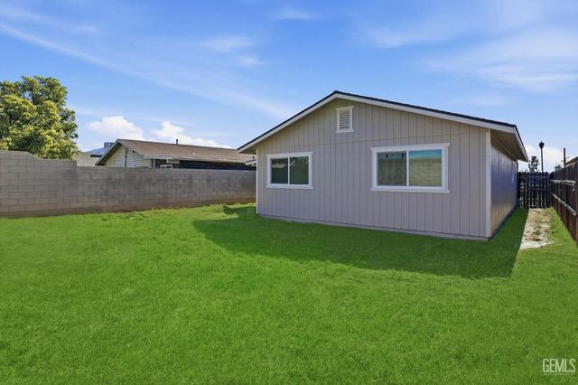 220 Wooner Drive, Arvin, CA 93203