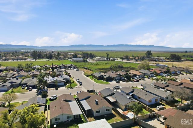 220 Wooner Drive, Arvin, CA 93203