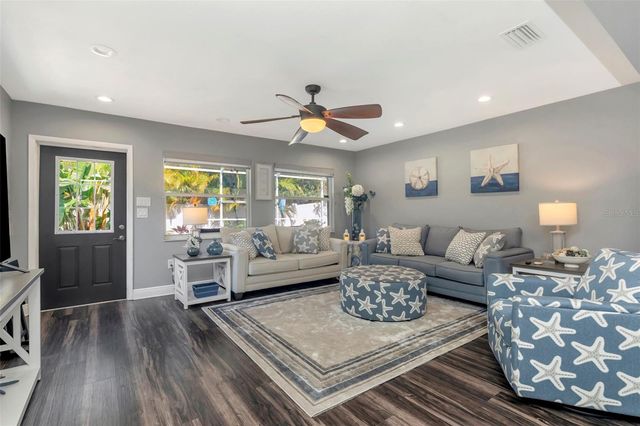 1424 STEWART BOULEVARD, Clearwater, FL 33764