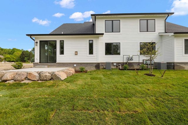 5847 Heights Drive, Sterling Heights, MI 48314