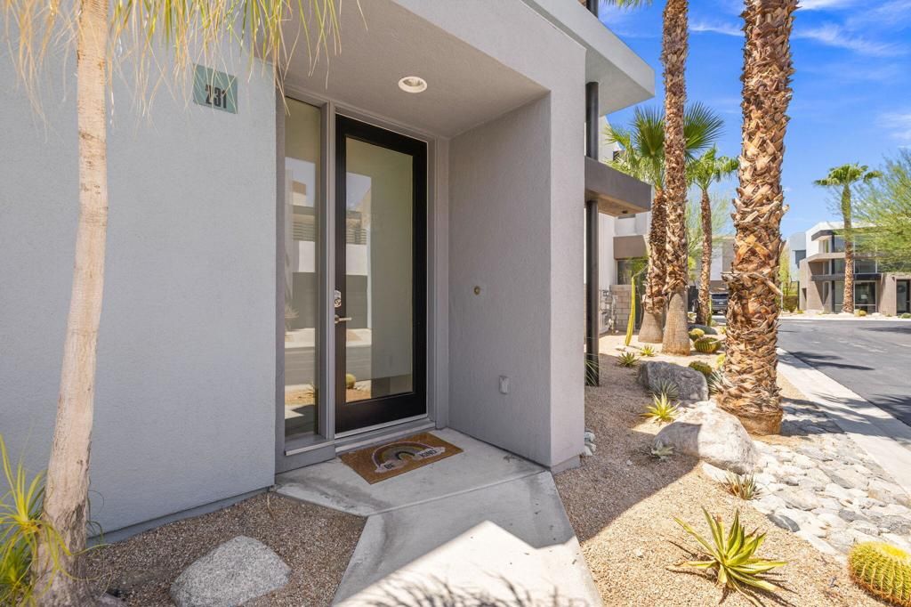 Image 10 of property listing at 231 Breeze Loop, Palm Springs, CA 92262