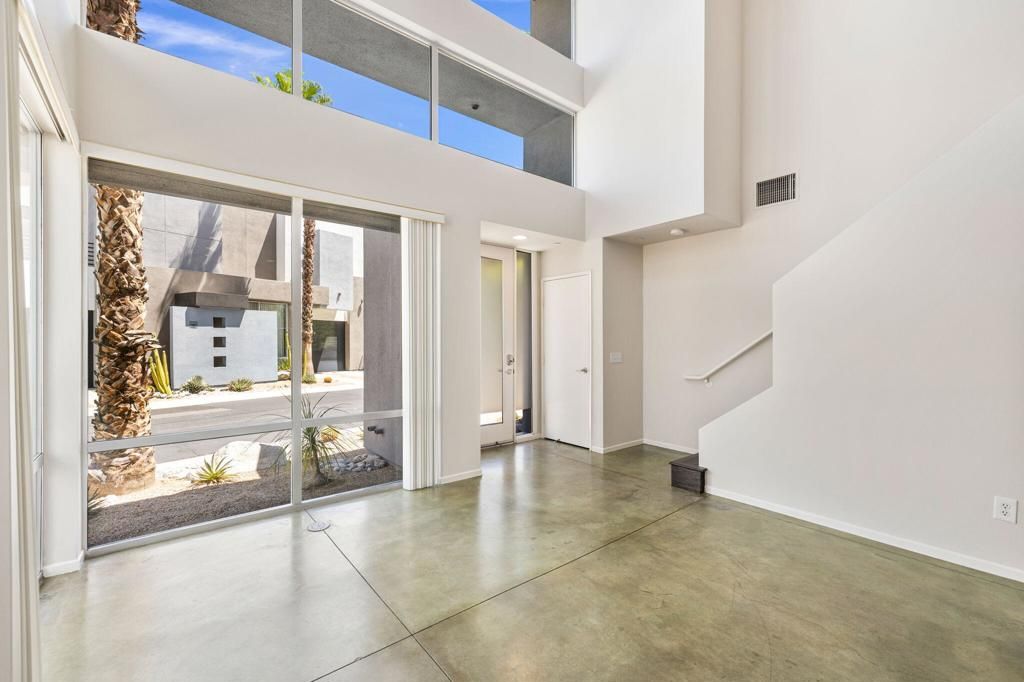 Image 13 of property listing at 231 Breeze Loop, Palm Springs, CA 92262