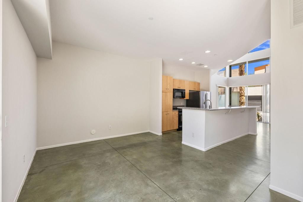 Image 21 of property listing at 231 Breeze Loop, Palm Springs, CA 92262