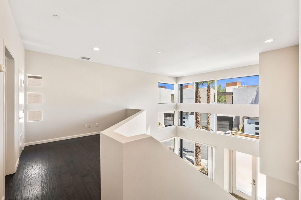 Image 26 of property listing at 231 Breeze Loop, Palm Springs, CA 92262
