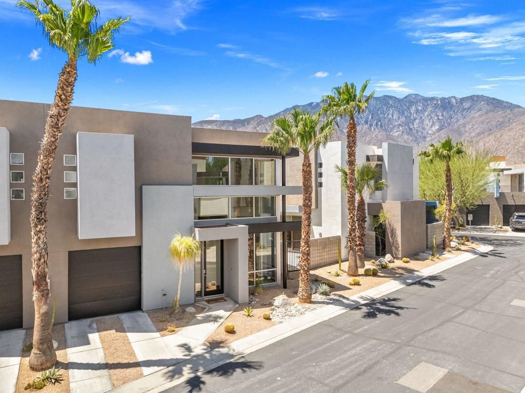 Image 9 of property listing at 231 Breeze Loop, Palm Springs, CA 92262