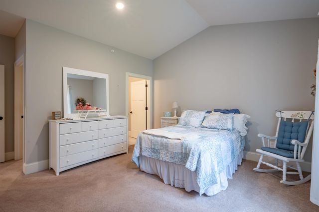10 Abenaki Circle, Merrimack, NH 03054
