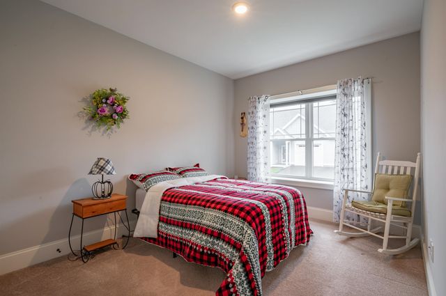 10 Abenaki Circle, Merrimack, NH 03054