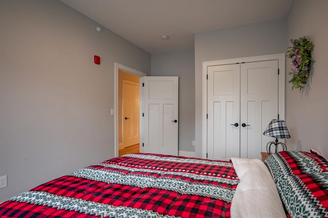 10 Abenaki Circle, Merrimack, NH 03054