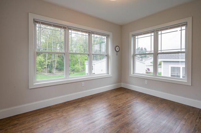 10 Abenaki Circle, Merrimack, NH 03054