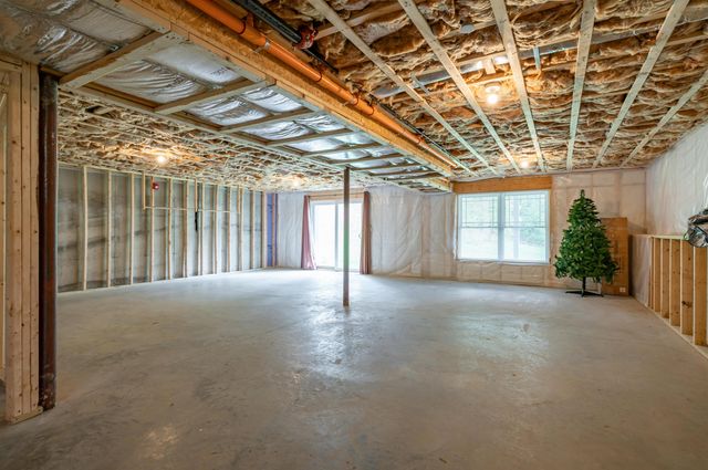 10 Abenaki Circle, Merrimack, NH 03054