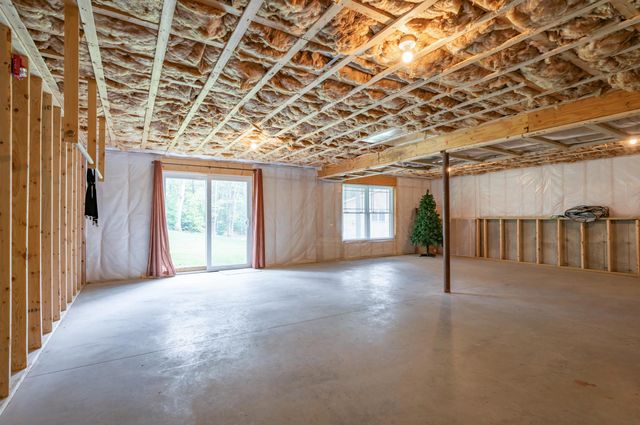 10 Abenaki Circle, Merrimack, NH 03054