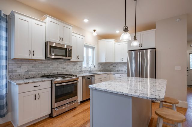 10 Abenaki Circle, Merrimack, NH 03054