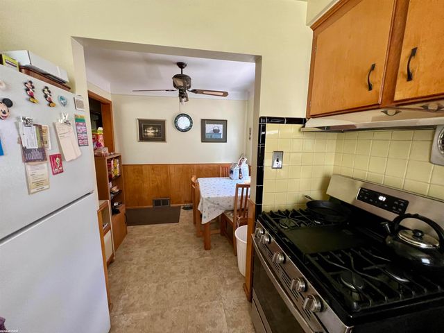 16624 Bettmar Street, Roseville, MI 48066