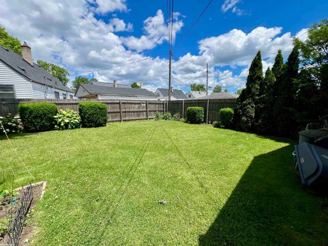 16624 Bettmar Street, Roseville, MI 48066
