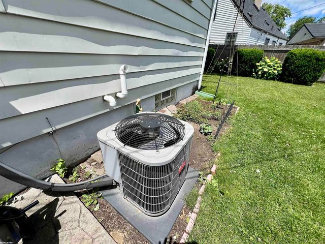 16624 Bettmar Street, Roseville, MI 48066