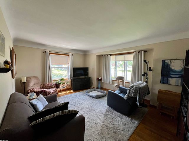 16624 Bettmar Street, Roseville, MI 48066