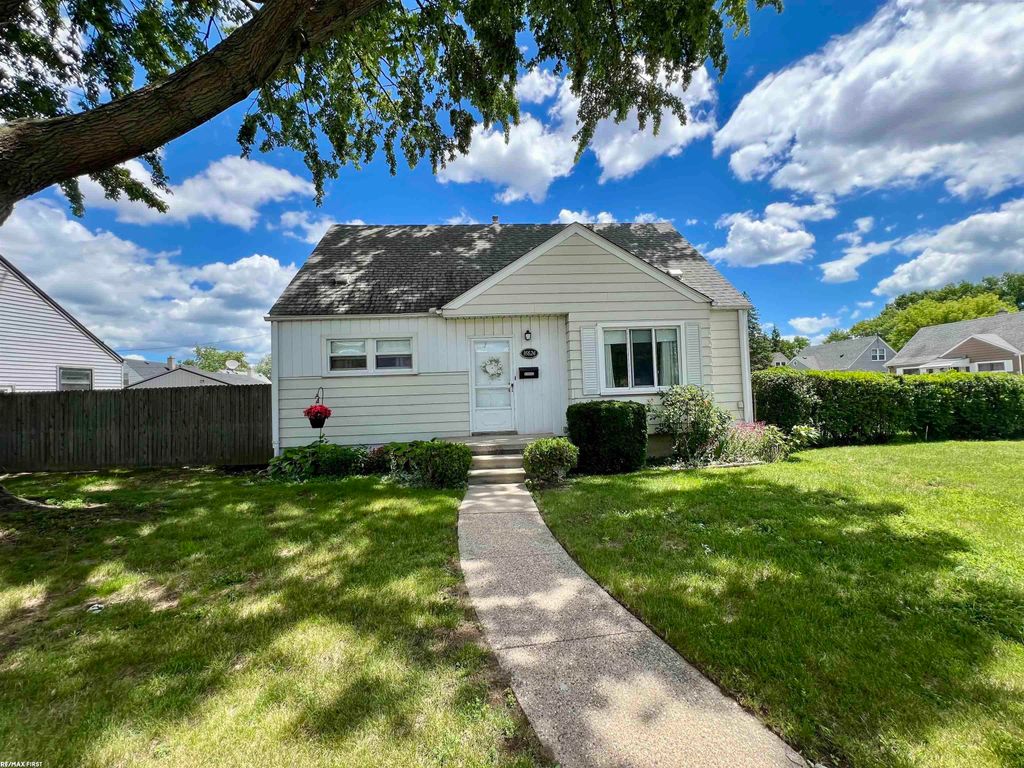 16624 Bettmar Street, Roseville, MI 48066