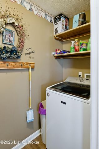 664 Oak Grove Blvd, Shepherdsville, KY 40165