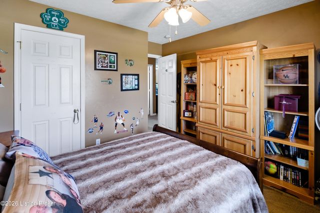 664 Oak Grove Blvd, Shepherdsville, KY 40165