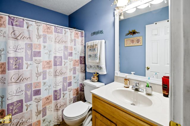 664 Oak Grove Blvd, Shepherdsville, KY 40165