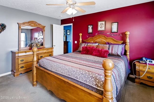 664 Oak Grove Blvd, Shepherdsville, KY 40165