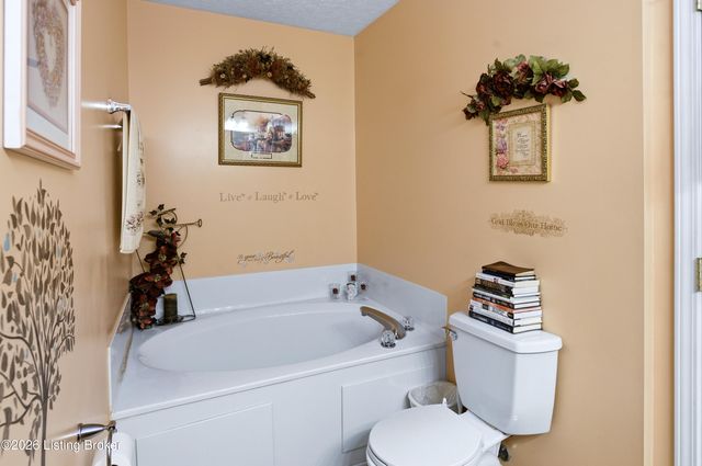 664 Oak Grove Blvd, Shepherdsville, KY 40165