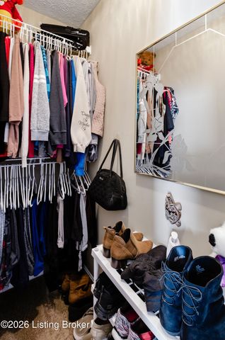 664 Oak Grove Blvd, Shepherdsville, KY 40165