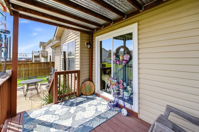 664 Oak Grove Blvd, Shepherdsville, KY 40165