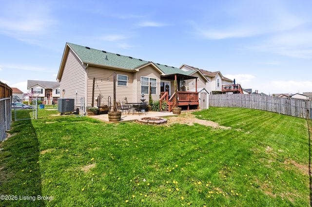 664 Oak Grove Blvd, Shepherdsville, KY 40165