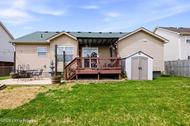 664 Oak Grove Blvd, Shepherdsville, KY 40165