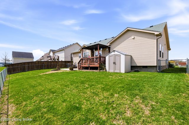 664 Oak Grove Blvd, Shepherdsville, KY 40165