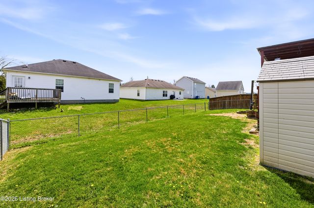 664 Oak Grove Blvd, Shepherdsville, KY 40165