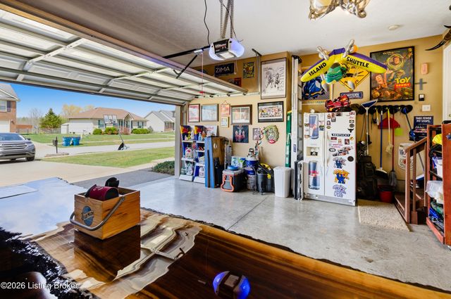 664 Oak Grove Blvd, Shepherdsville, KY 40165