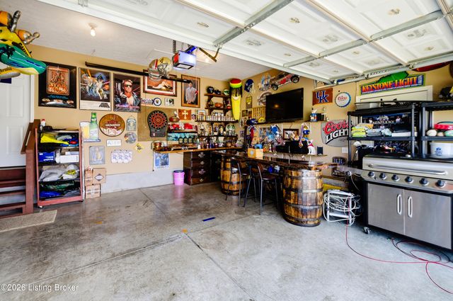 664 Oak Grove Blvd, Shepherdsville, KY 40165