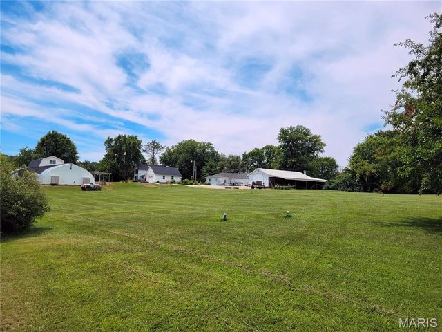 22169 NW Service Rd, Warrenton, MO 63383