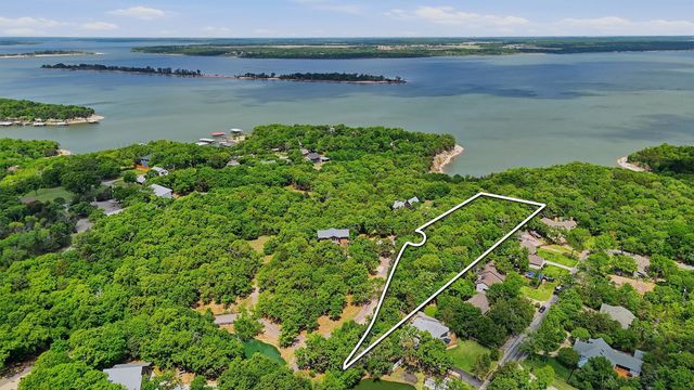 424 Oak Hills Drive, Pottsboro, TX 75076
