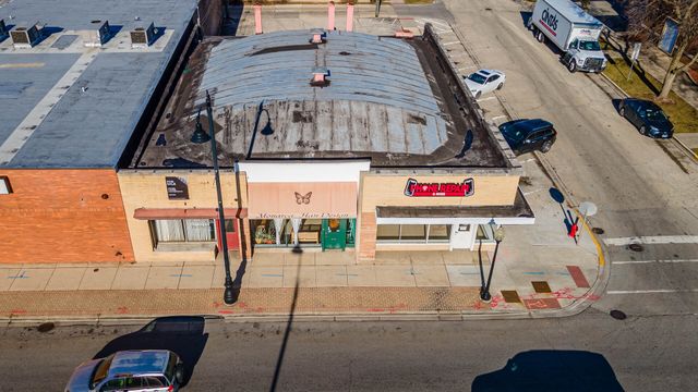 6830-6832 Cermak Road, Berwyn, IL 60402