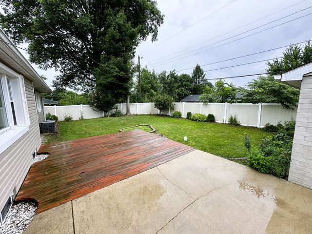 811 Shadowlawn Avenue, Greencastle, IN 46135