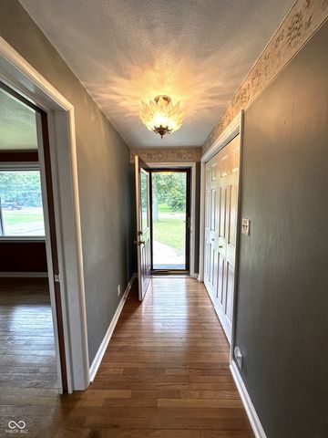811 Shadowlawn Avenue, Greencastle, IN 46135