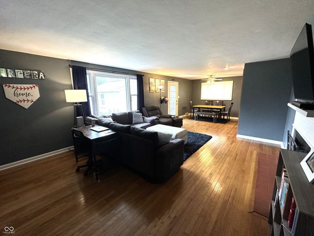 811 Shadowlawn Avenue, Greencastle, IN 46135