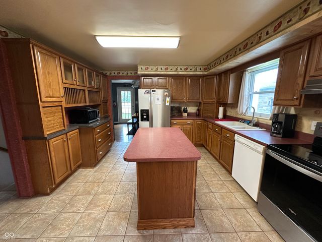811 Shadowlawn Avenue, Greencastle, IN 46135