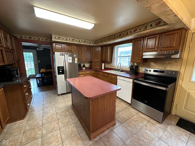 811 Shadowlawn Avenue, Greencastle, IN 46135