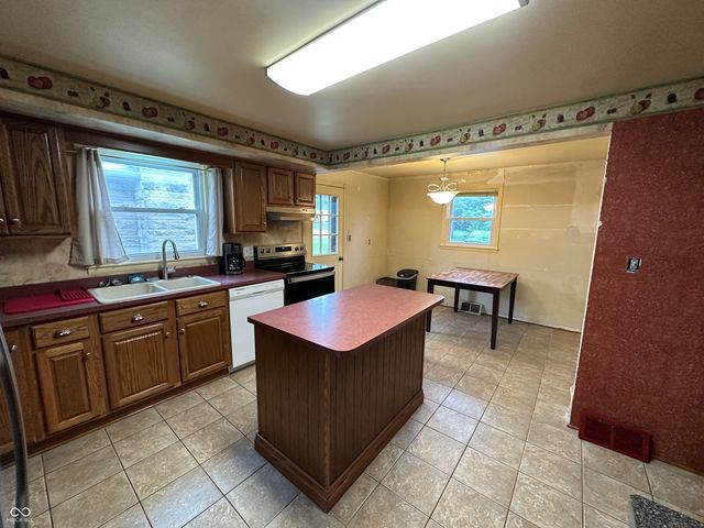 811 Shadowlawn Avenue, Greencastle, IN 46135