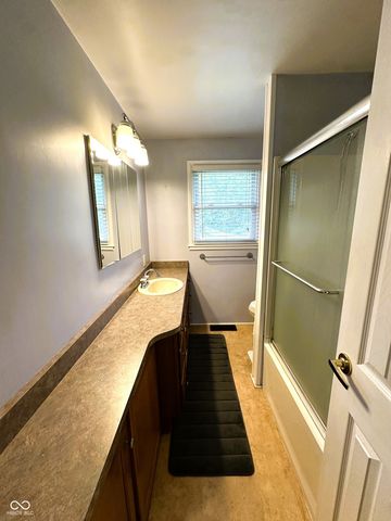 811 Shadowlawn Avenue, Greencastle, IN 46135