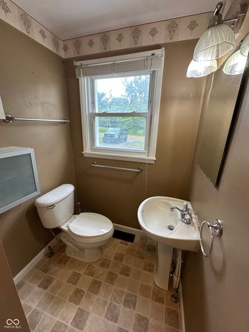 811 Shadowlawn Avenue, Greencastle, IN 46135