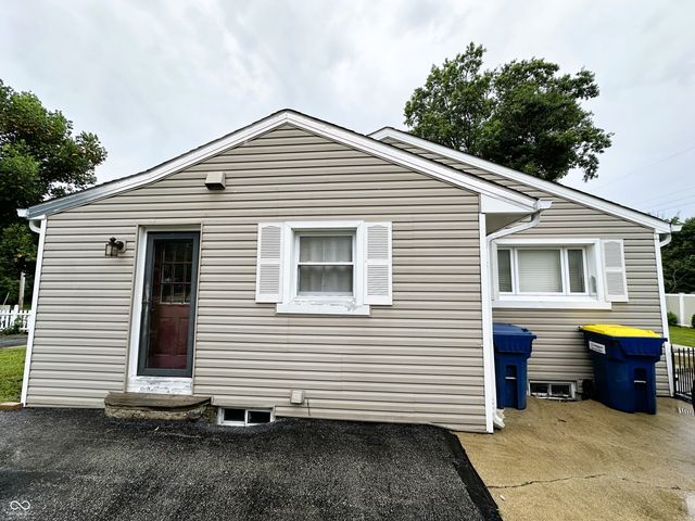 811 Shadowlawn Avenue, Greencastle, IN 46135